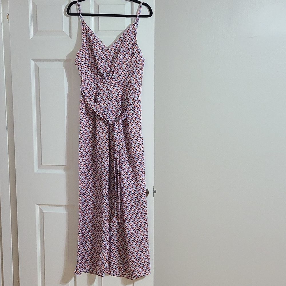 Women's V-neck Jumpsuit With Pockets - Picture 5 of 7